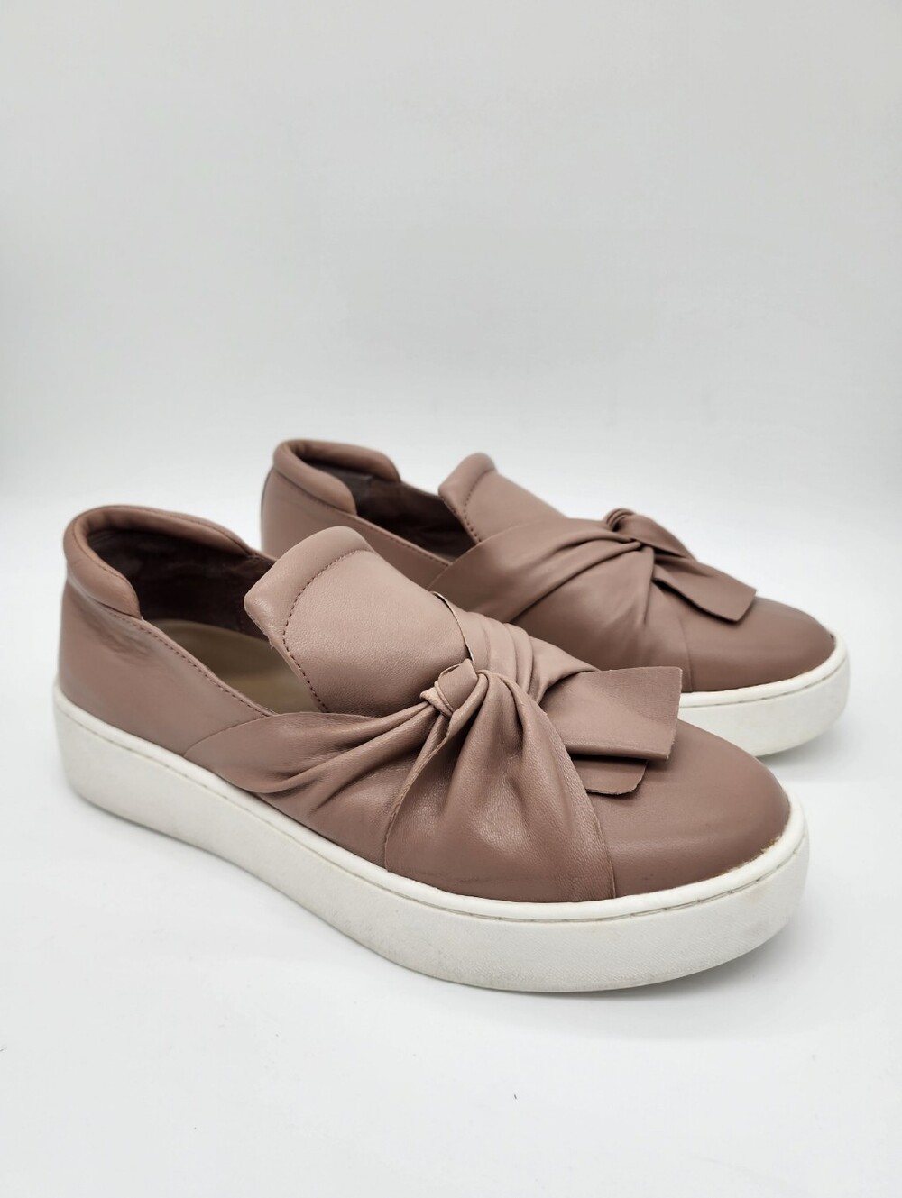 Donald J. Pliner Celest Slip On Sneaker Leather Brown Bow Size 7.5